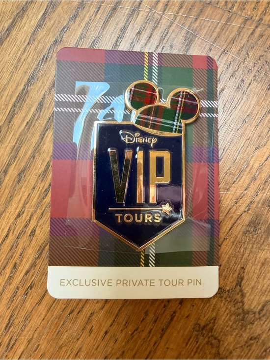 Disney Accessories - Disney VIP Tour Pin Exclusive Private Tour Pin
